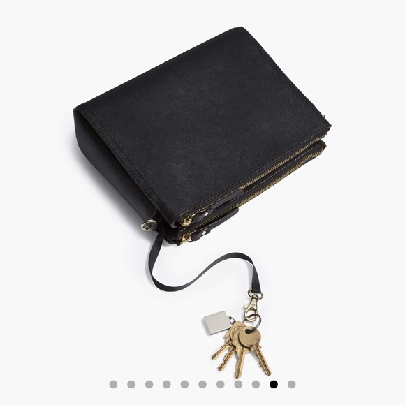 Lo & Sons Pearl Crossbody in Black - Picture 16 of 16